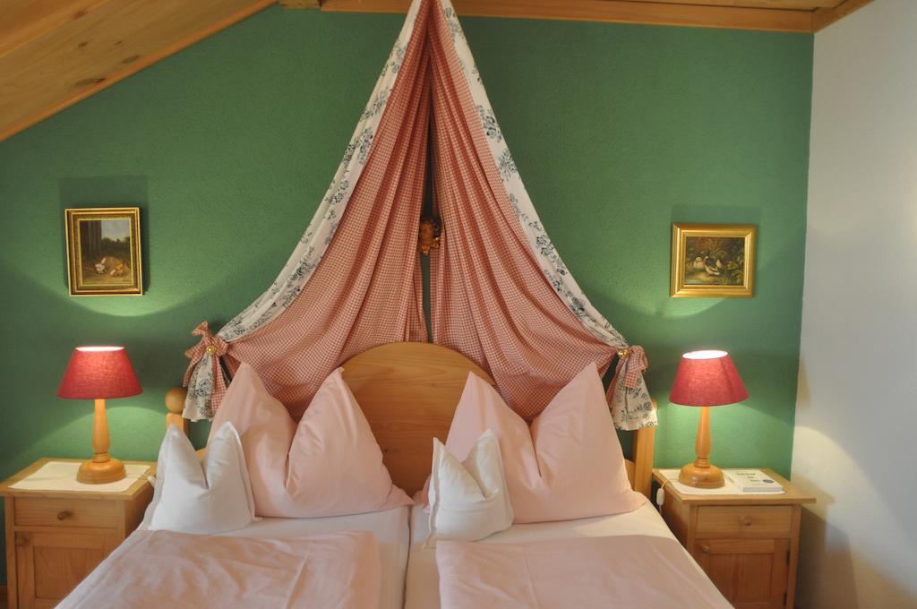 Romantikhotel Almtalhof Grünau im Almtal Quarto foto