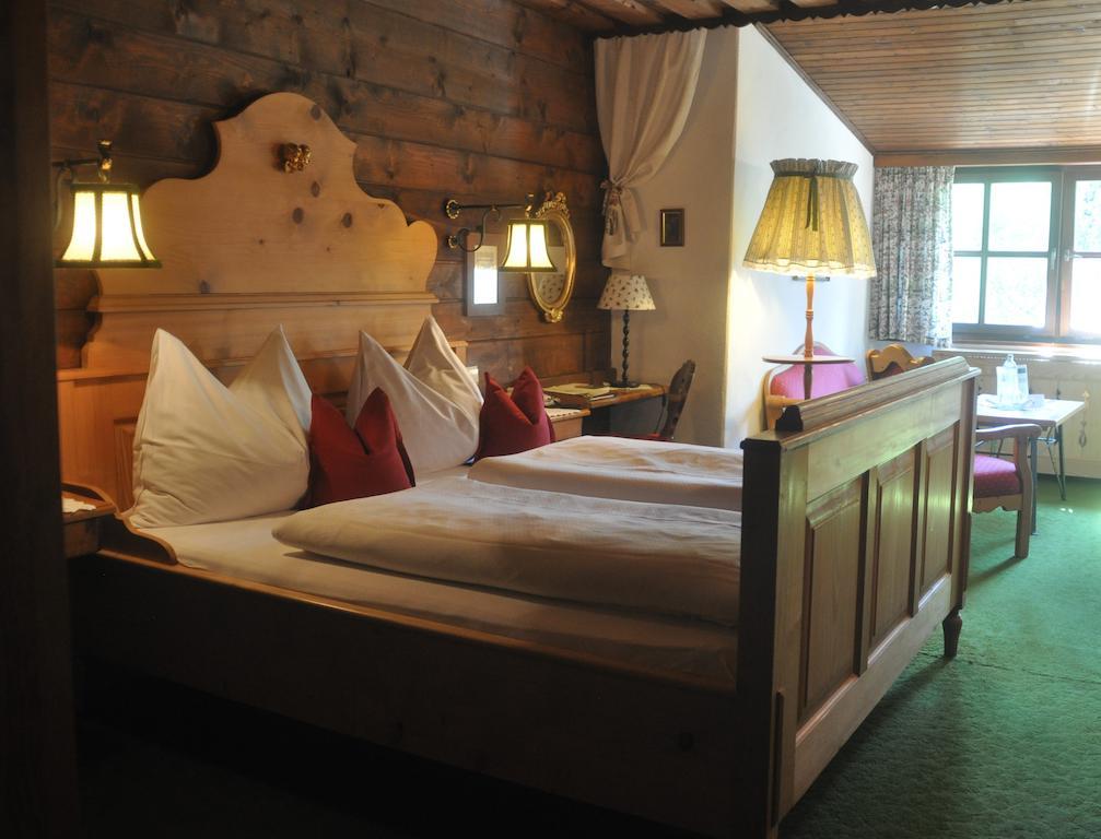 Romantikhotel Almtalhof Grünau im Almtal Quarto foto